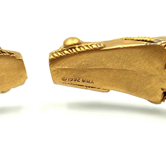Metropolitan Museum Snake Head Bangle Gold Plate - Picture 5 of 8